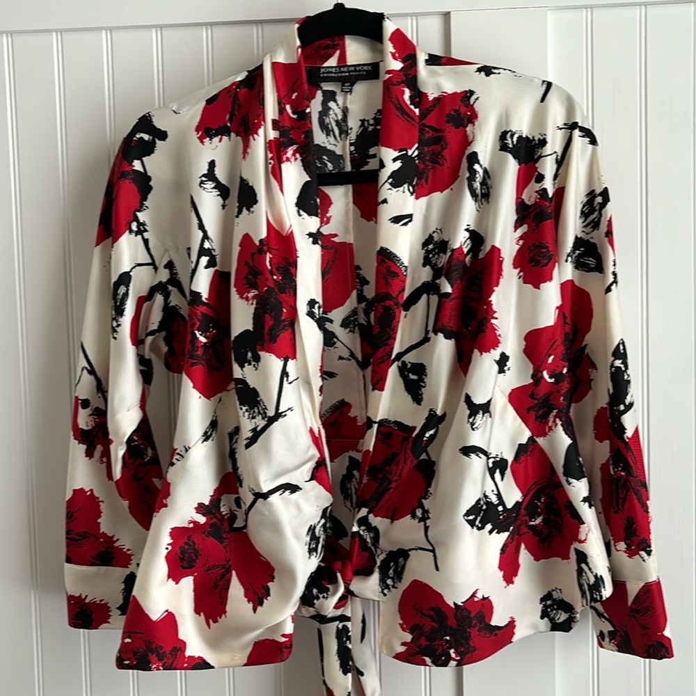 Jones New York blouse size 4 petite